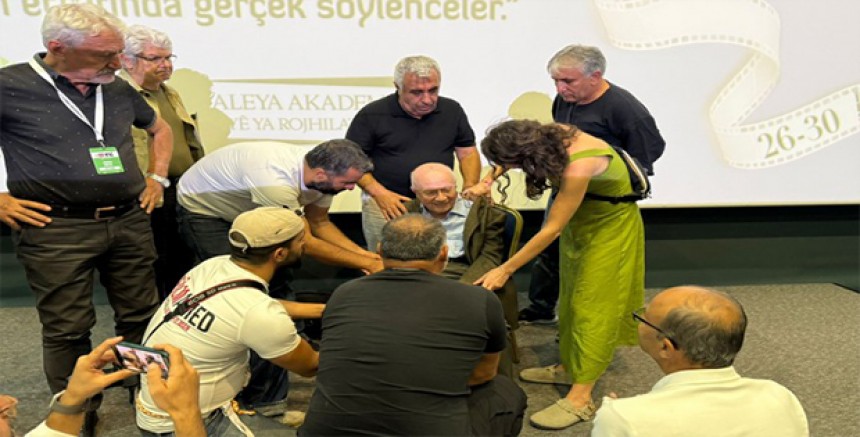 Sosyolog İsmail Beşikçi Beyin Kanaması Geçirdi: Durumu Stabil, Tedavisi Sürüyor
