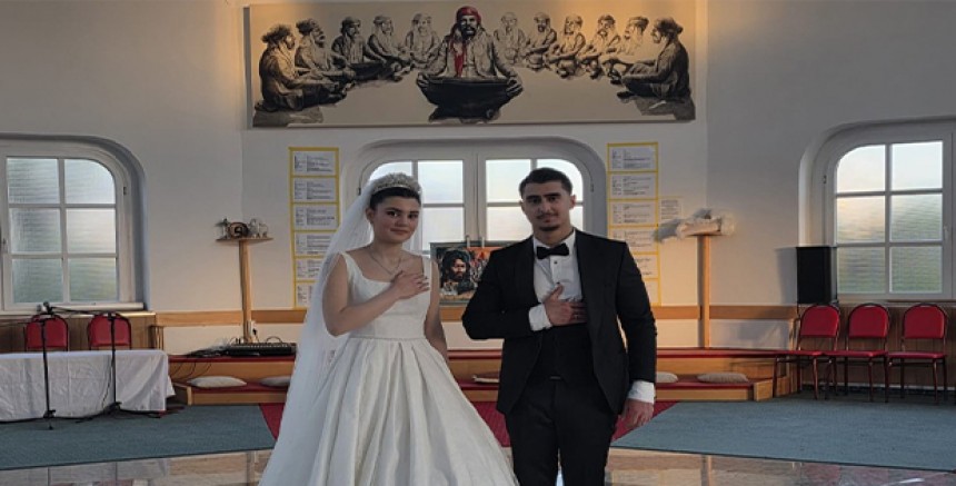 St. Pölten Cemevinde Anlamlı Ziyaret: Alina Kaygusuz ve Fırat Özdemir Düğün Öncesi Cemevini Ziyaret Etti