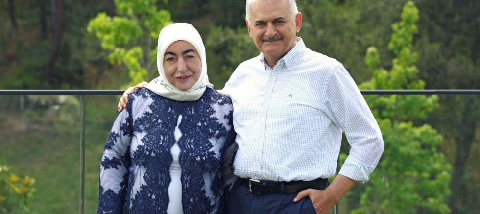 Eski başbakanlarından Binali Yıldırım ve esinin koronavirüs testi pozitif çıktı