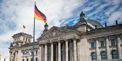 Almanya'da Son Dönemde Siyasilere Saldırılar Artıyor 