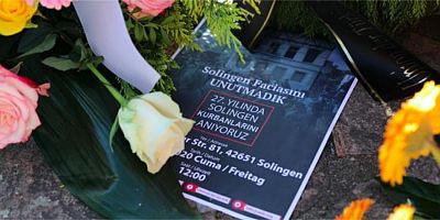 Almanya'nın Solingen kentinde 27 yıl önce katledilenler anıldı