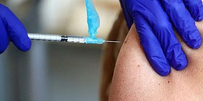 Avusturya'da Hükümet Kovid-19 aşı zorunluluğunu askıya alındı