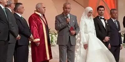 Bülent Arınç’tan Gökçek Tartışmasına Yanıt: “Bugün Kuştüyü Yataklarında Ahkam Kesenler Konuşamaz”