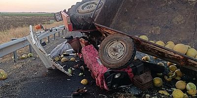Diyarbakır’da Minibüs Traktöre Çarptı: 2 Ölü, 6 Yaralı
