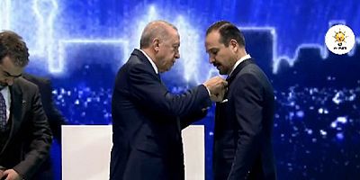 Eski İYİ Parti Sözcüsü Kürşad Zorlu, AKP’li Trollün Hedefinde: “Kalk Dediğimizde Kalkacaksın”