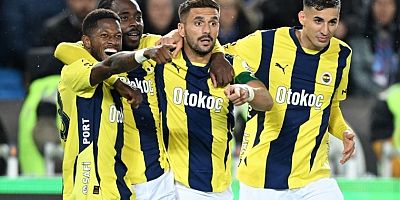 Fenerbahçe, Trabzonspor`u 3-2 ile geçti!