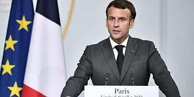 Fransa Cumhurbaşkanı Emmanuel Macron, Fransız bayrağının rengini değiştirdi