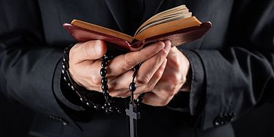 Fransa'da bir Rahipe  2 çocuğa cinsel tacizden soruşturma 