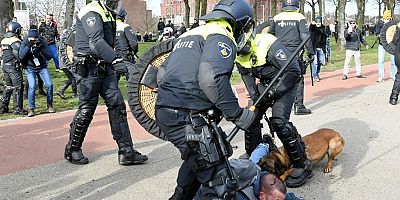 Hollanda polisinden protestoculara çok sert müdahale
