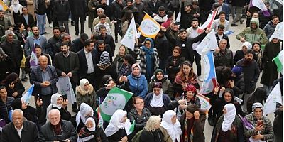 Mardin’de Yeşil Sol adayları tanıtımında kitlesel karşılama 