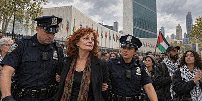 Netanyahu BM’de Konuşurken New York’ta Protesto: Susan Sarandon’ın da Aralarında Olduğu Çok Sayıda Kişi Gözaltına Alındı