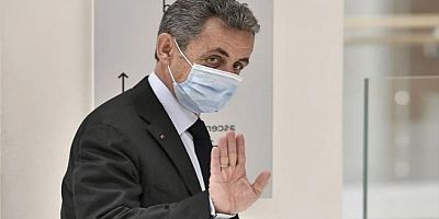 Nicolas Sarkozy’ye üç yıl hapis cezası