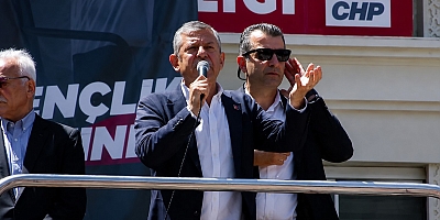 Özgür Özel Güvenpark'tan Anıtkabir'e Yürüyor: “Bu Yürüyüş İktidar Yürüyüşünün İlk Adımıdır
