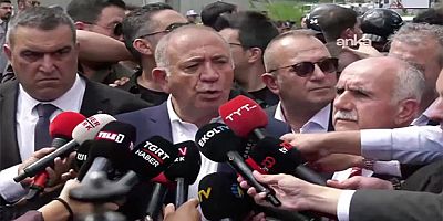 Son Dakika: Kayyum Gürsel Tekin’den CHP İstanbul İl Başkanlığı önünde ilk açıklama — Kafasına su şişesi atıldı!
