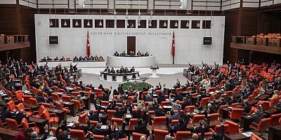 Türkiye’de yeni dönemde kaç parti parlamentoda yer aldı