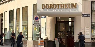 Viyana'da Silahlı Soygun: Polis Kaçan Şüpheliyi Arıyor