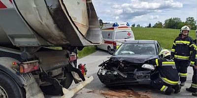 Weiz’de Trafik Kazası: 40 Yaşındaki Anne Yaralandı, 3 Yaşındaki Çocuk Kurtuldu