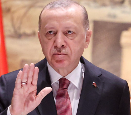 Tayyip Erdoğan, faizi artırmayacaklarını aksine düşürmeye devam edeceklerini belirtti 