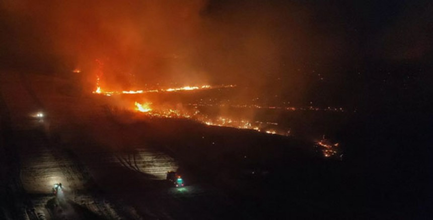Tekirdağ'da Başlayan Yangın Çanakkale'ye Sıçradı: Hava Müdahalesi Sabah Başlayacak