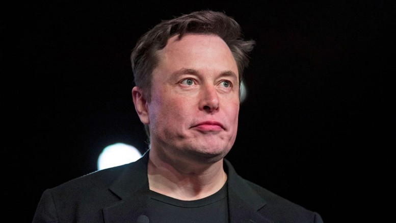 Tesla ve SpaceX'in kurucusu  Elon Musk, 'beyin kontrol cihazını' tanıttı