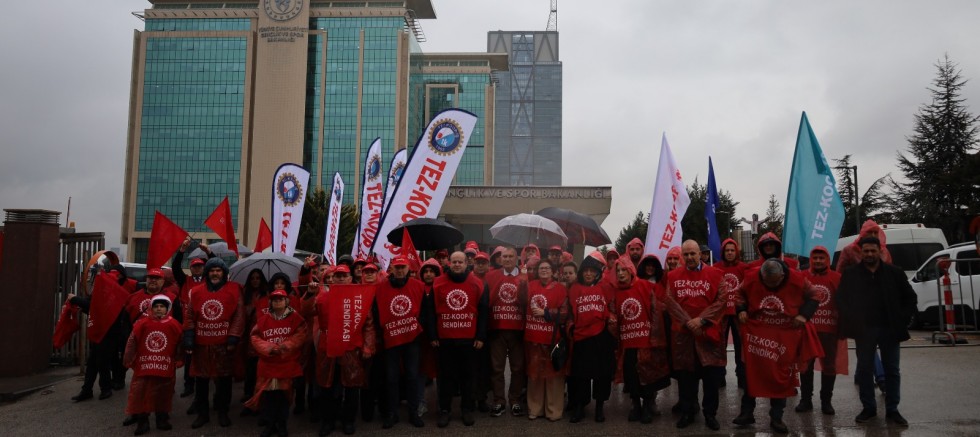 Tez-Koop-İş Sendikası: Gençlik ve Spor Bakanlığı Bürokratları Anayasal Suç İşliyor!