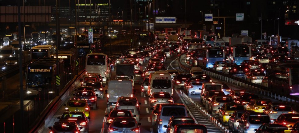 Trafik sorununun çözümsüzlüğü ardında rüşvet var!