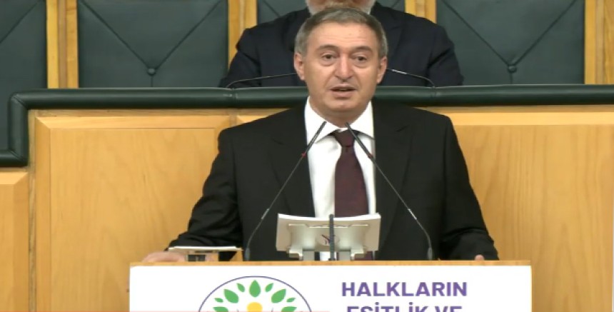 Tuncer Bakırhan: Çerçeve Yasa Türkiye İçin Yeni Bir Kapı Açabilir