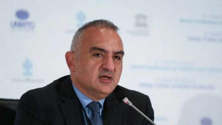 Turizm Bakanı Ersoy, 5 yıldızlı otel yapabilmek için gözünü sit alanına dikti