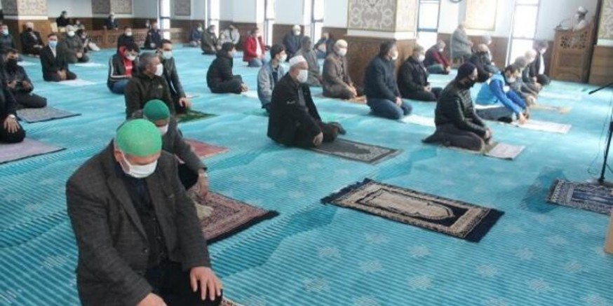 Türk Diyanet Vakıf -Sen Genel Başkanı: Böyle giderse Cuma namazları yasaklanır