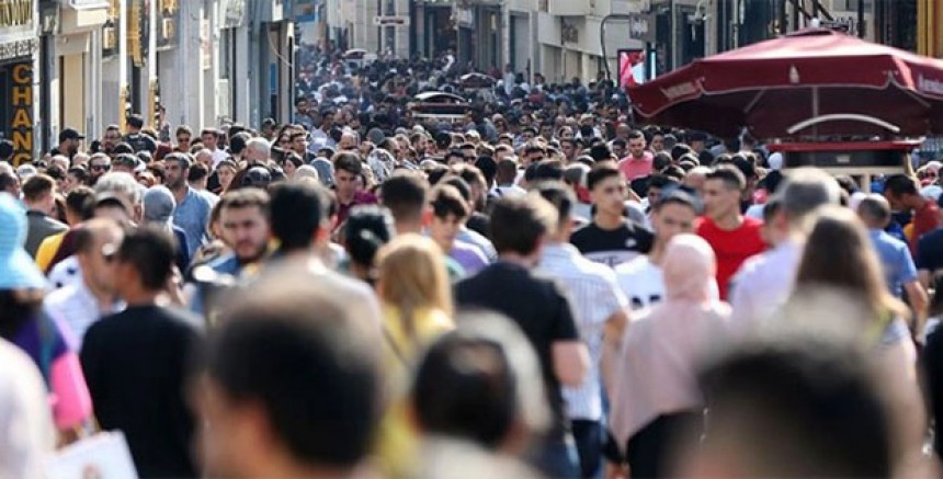 Türkiye'de İşsizlik %8,8'e Yükseldi: Kadınlarda Oran %12,3