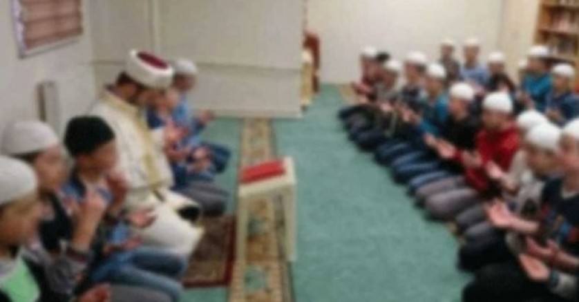 Türkiye’de Medreseler ve 'Kuran kursu' adı altında binlerce çocuk, tarikatların kıskacında