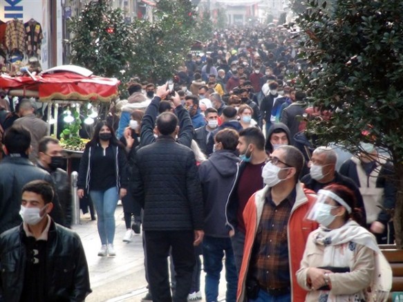  Türkiye’de son 24 saatte 22 bin 850 kişinin testi pozitif çıktı, 276 kişi yaşamını yitirdi 