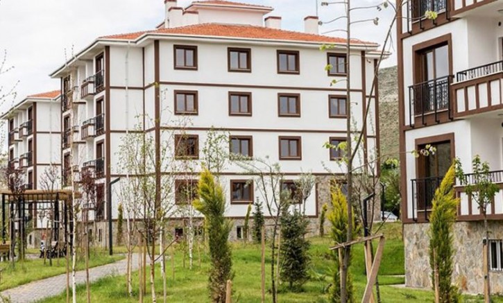 Türkiye’de TOKİ taksitlerini ödeyemeyen 12 bin 777 aile konutlarını kaybetme riskinde 