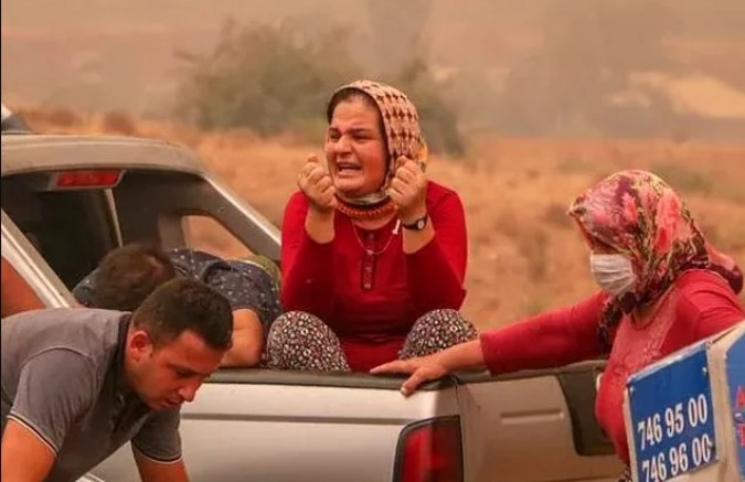 Ülkenin her yanı yangın yeri: 21 ilde 63 orman yangını