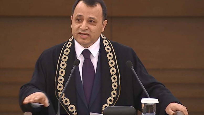 Yargı bağımsızlığı ve kuvvetler ayrılığına değinen Zühtü Arslan’dan 'Anayasa' hatırlatması