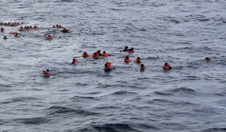 Yeni yıla girerekken Akdeniz umut için yolla çıkan 13 canı daha yuttu 