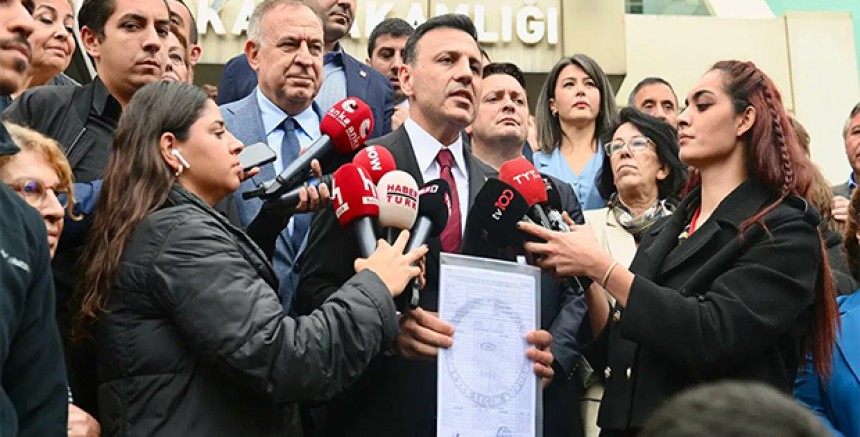 Yeniden CHP İstanbul İl Başkanı seçilmişti: Özgür Çelik mazbatasını aldı!