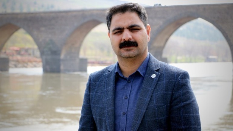 Yerine kayyum atanan Sur Belediye Eşbaşkanı tutuklandı