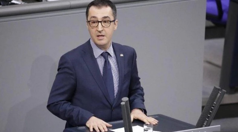 Yeşillerin yeni hükümetteki bakanları belli oldu: Cem Özdemir Gıda ve Tarım Bakanı 