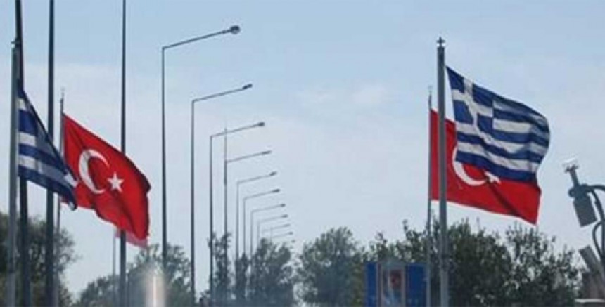 Yunanistan, Almanya'nın Göç Politikalarını Eleştirirken Türkiye Sınırında AB'den Yardım Talep Ediyor